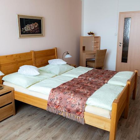Hotel Cementar Hranice  Kültér fotó
