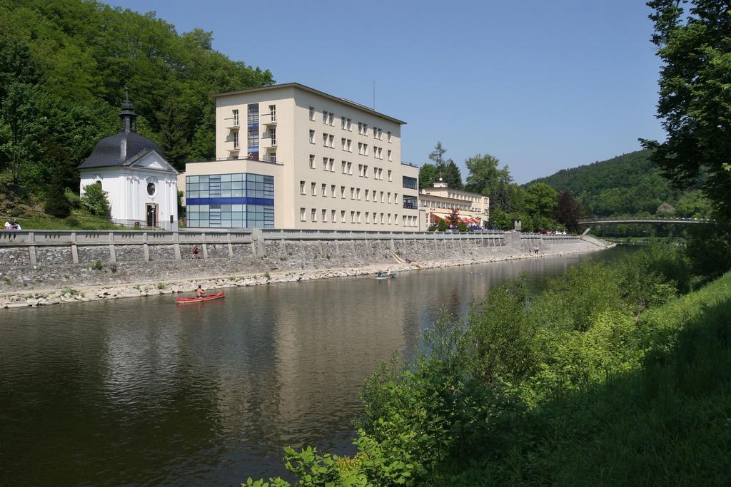 Hotel Cementar Hranice  Kültér fotó