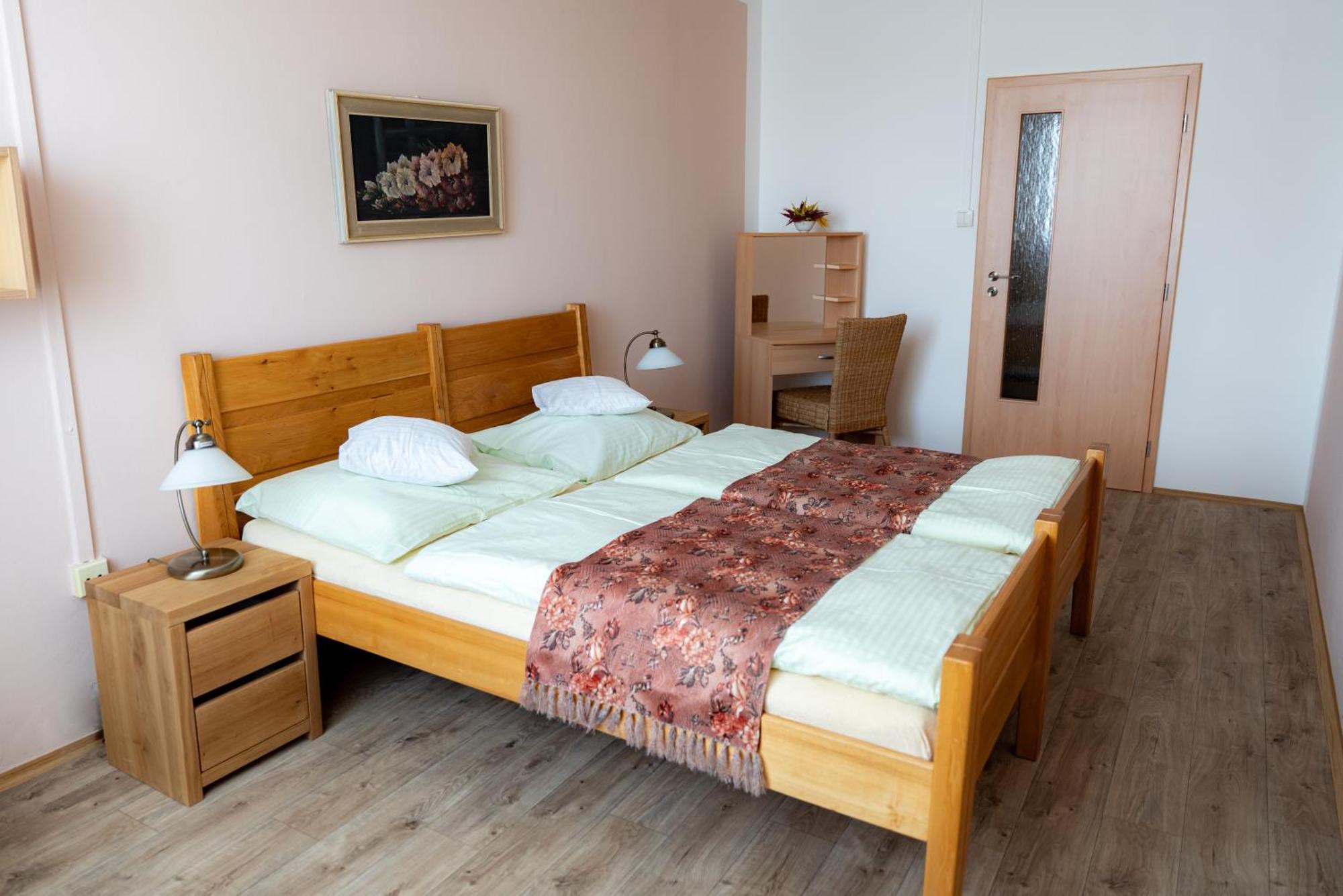 Hotel Cementar Hranice  Kültér fotó